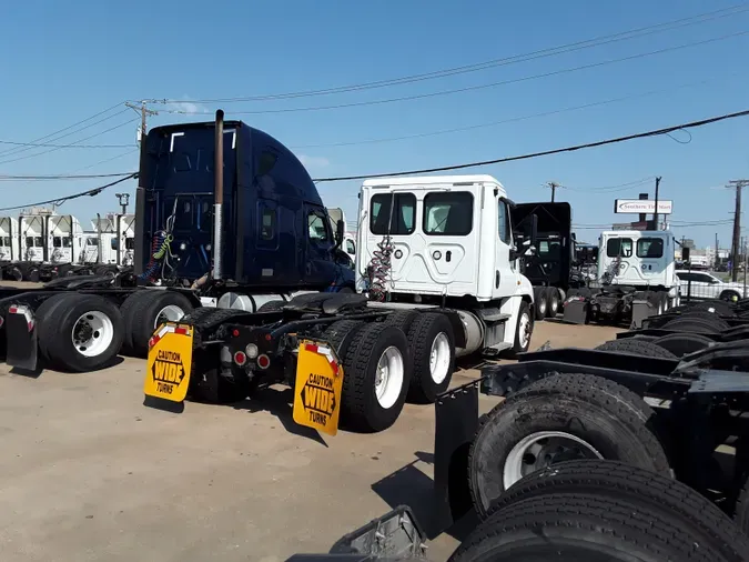 2018 FREIGHTLINER/MERCEDES CASCADIA 125