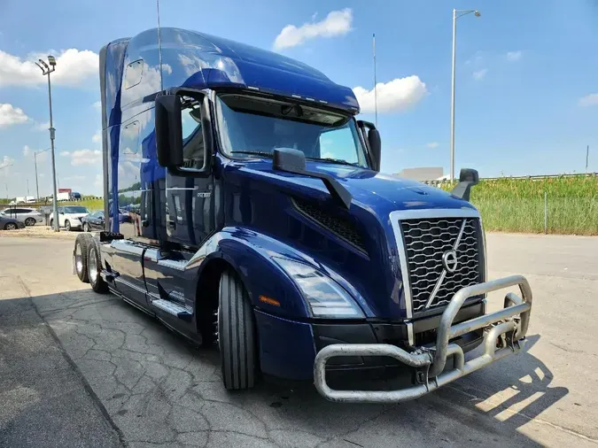 2023 VOLVO VNL64T760