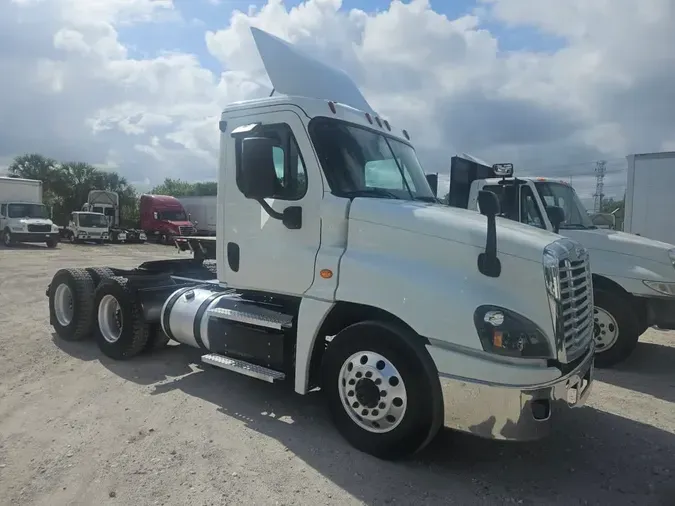 2018 FREIGHTLINER/MERCEDES CASCADIA 125