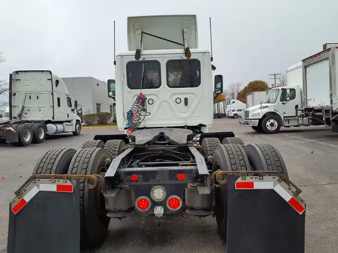 2019 FREIGHTLINER/MERCEDES CASCADIA 125