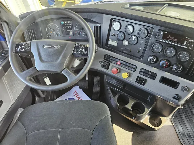 2022 Freightliner New Cascadia