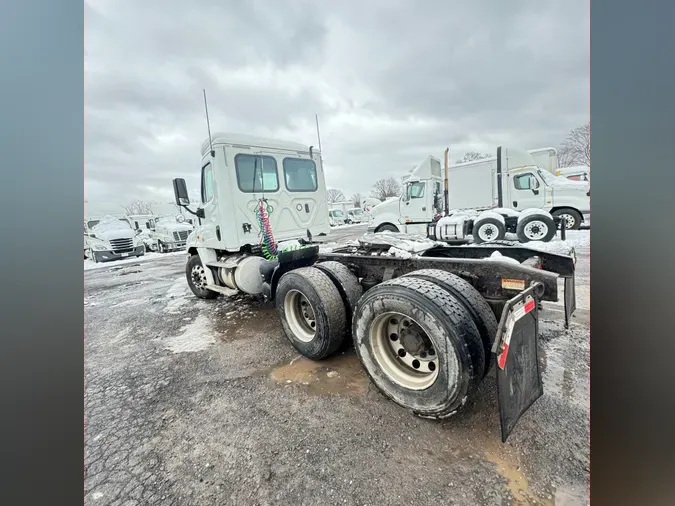 2018 FREIGHTLINER/MERCEDES CASCADIA 125