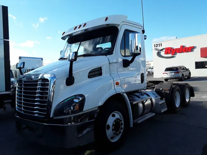 2018 FREIGHTLINER/MERCEDES CASCADIA 113