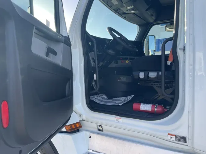 2019 Freightliner Cascadia 126