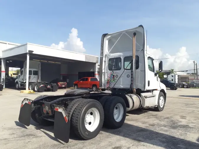 2019 FREIGHTLINER NEW CASCADIA PX12664