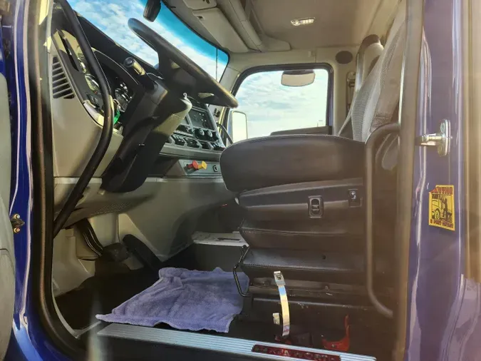 2021 Kenworth T68076226c147ee4db01bcda55af80d77aa1