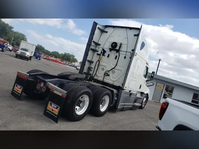 2021 Freightliner Cascadia