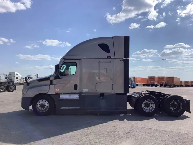 2022 Freightliner Cascadia 12676236b67dab1bc53dfb640d218236d67