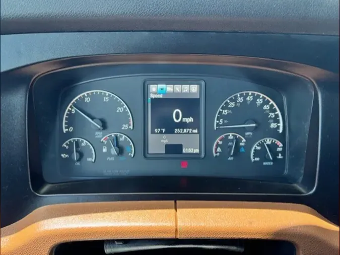 2023 Freightliner Cascadia 126