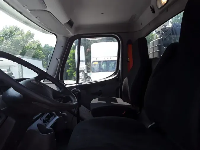 2016 FREIGHTLINER M2-112