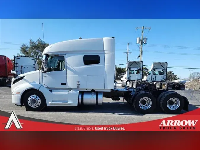 2021 VOLVO VNL740