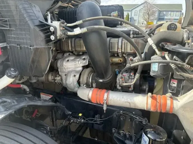 2020 Freightliner Cascadia 126