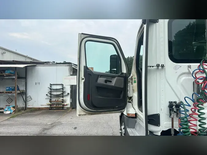 2020 Freightliner Cascadia 126763243d9971b874665cc99046afe50b5