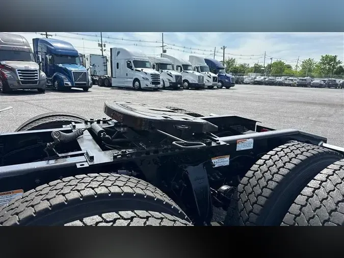 2020 FREIGHTLINER CA126