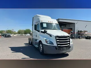 2019 Freightliner Cascadia 126
