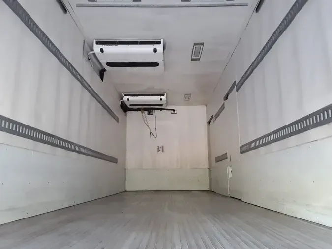 2018 FREIGHTLINER/MERCEDES M2 106