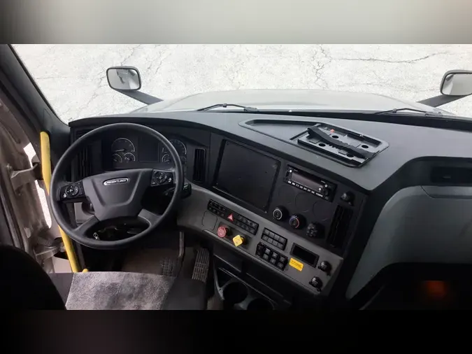 2022 Freightliner Cascadia 126