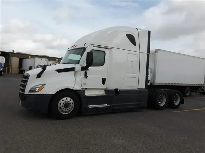 2022 FREIGHTLINER CA126