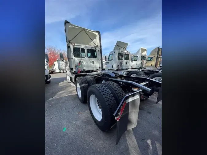 2017 FREIGHTLINER/MERCEDES CASCADIA 125