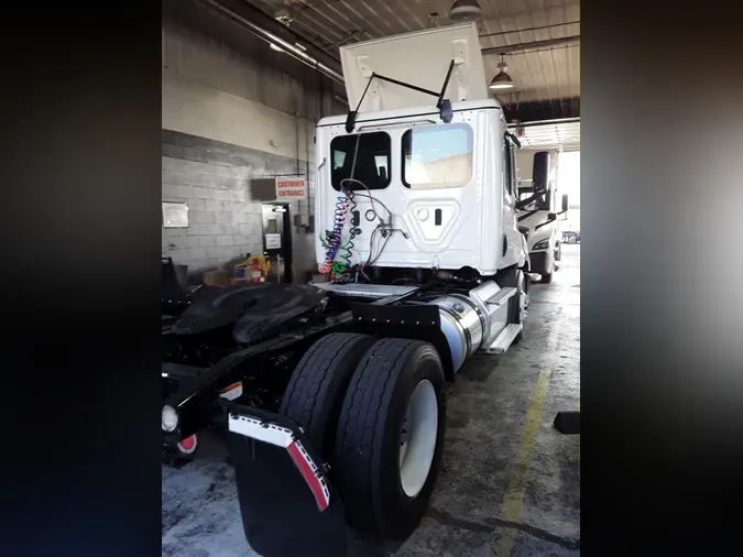 2020 FREIGHTLINER NEW CASCADIA 116