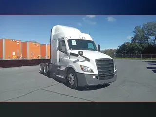 2021 Freightliner Cascadia 126