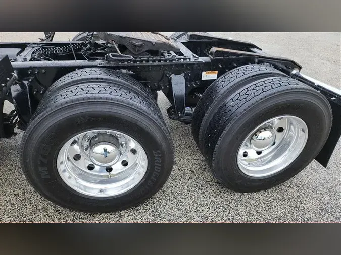 2018 FREIGHTLINER CA12562DC