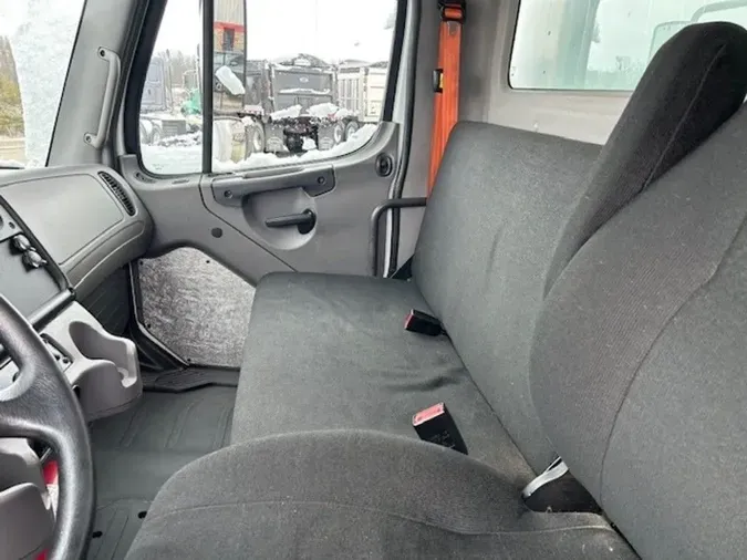 2017 Freightliner M2 106
