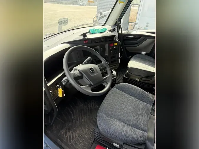 2026 VOLVO VNL64T840