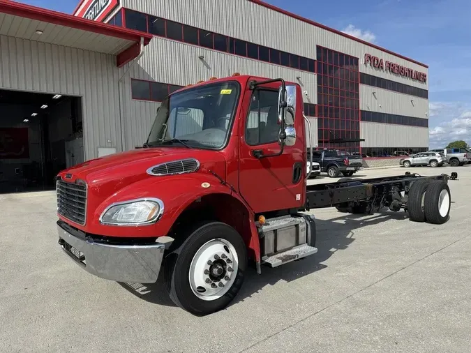 2020 Freightliner M2 106