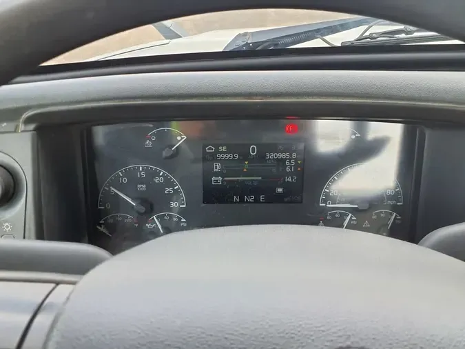 2019 VOLVO VNL64T-300
