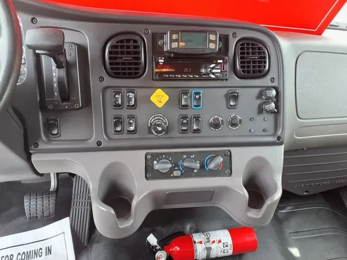 2019 FREIGHTLINER/MERCEDES M2 106