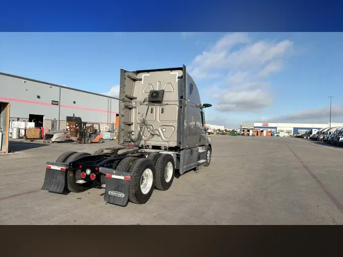 2023 Freightliner Cascadia 126