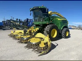 2016 John Deere 8700