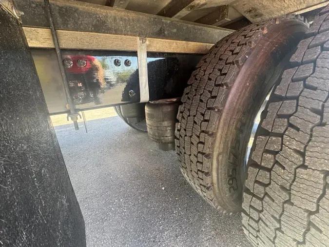 2019 Peterbilt 330