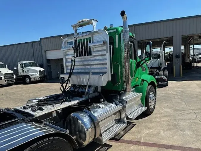 2017 PETERBILT 579