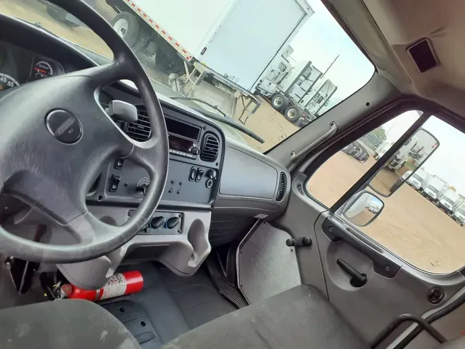 2016 FREIGHTLINER/MERCEDES M2 106