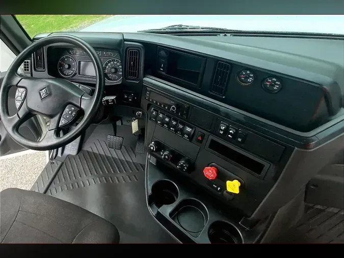 2022 INT LT625 6x4