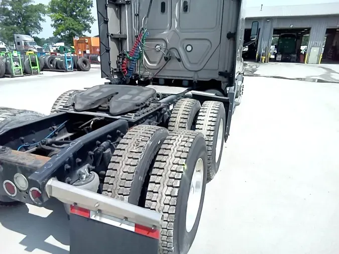 2022 Freightliner Cascadia 126