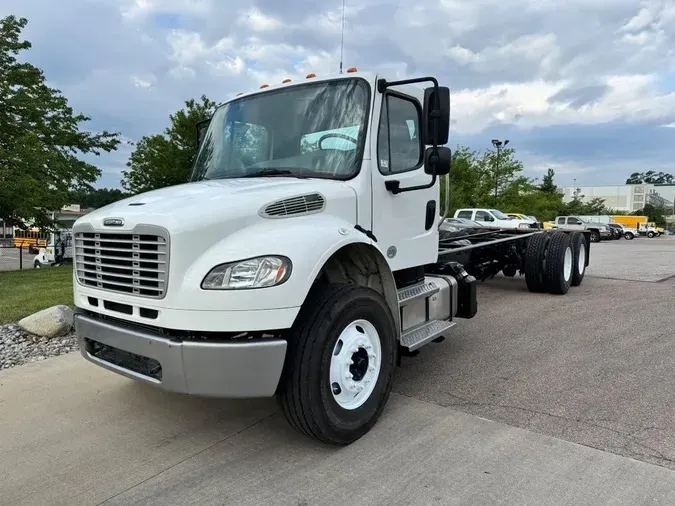 2020 Freightliner Business Class M2 106