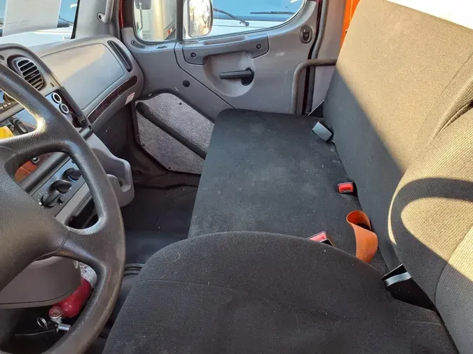 2020 FREIGHTLINER/MERCEDES M2 106