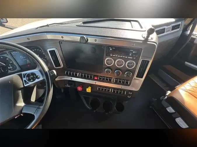 2022 WESTERN STAR 4900