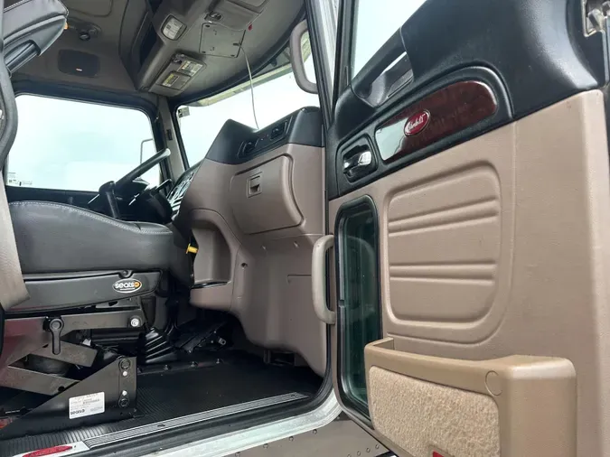 2020 Peterbilt 389
