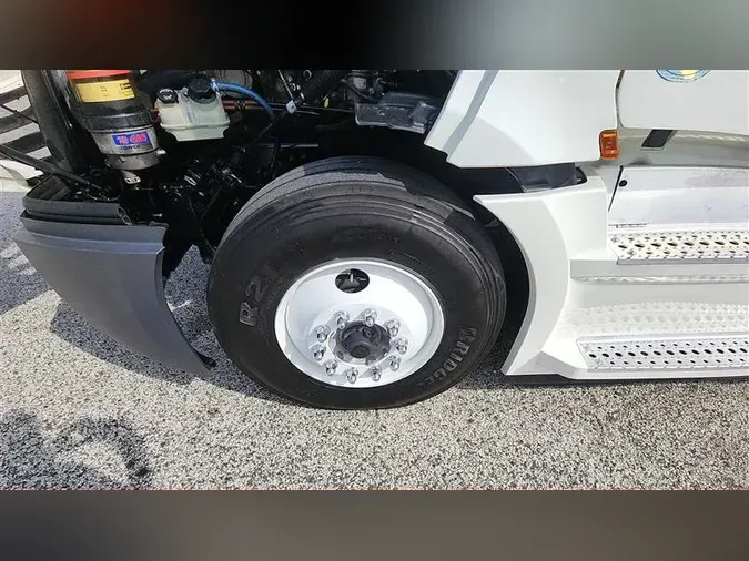 2019 FREIGHTLINER CA126