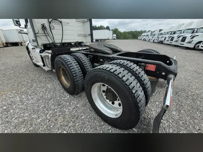 2019 Volvo VNL300