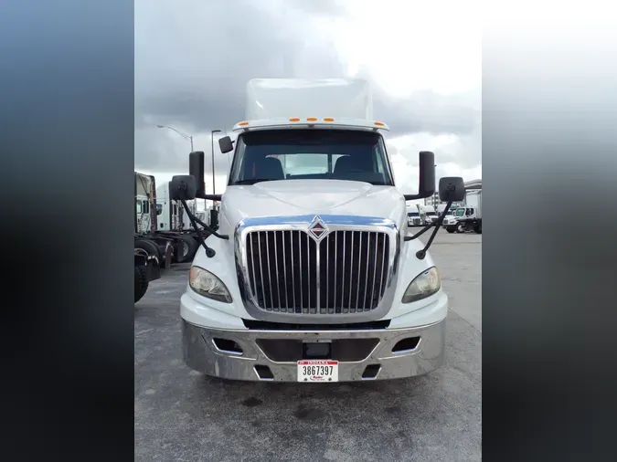 2019 NAVISTAR INTERNATIONAL RH613 DAYCAB S/A