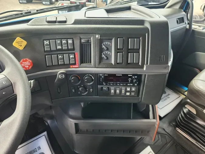 2025 VOLVO VNL64T860767d0ffcbffa73fb14b1446ae8f0712f