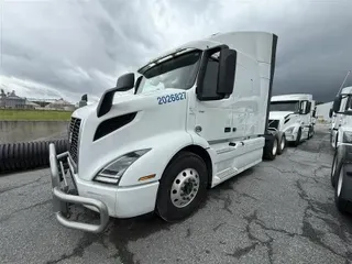 2021 VOLVO VNR640