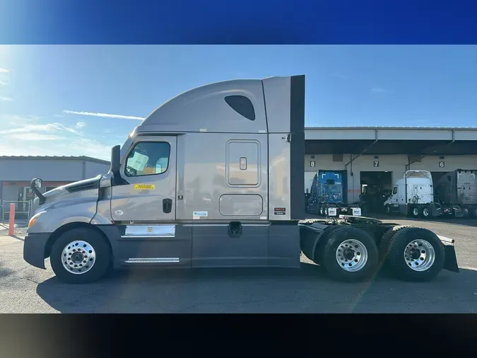 2024 Freightliner Cascadia 126767fc2591e52a09701fc6db4fc70d951