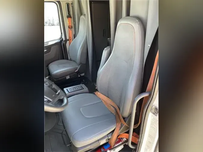 2019 VOLVO VNL64T760
