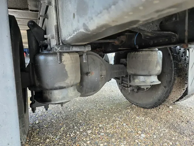 2018 FREIGHTLINER M2 106